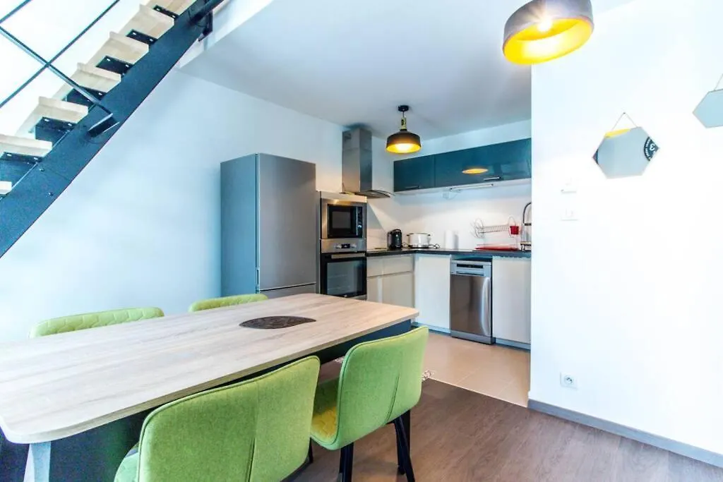 Appartement Haussmannien Type Loft, Climatise - Vieux-Port-Le Panier, Marseille 0*,  France