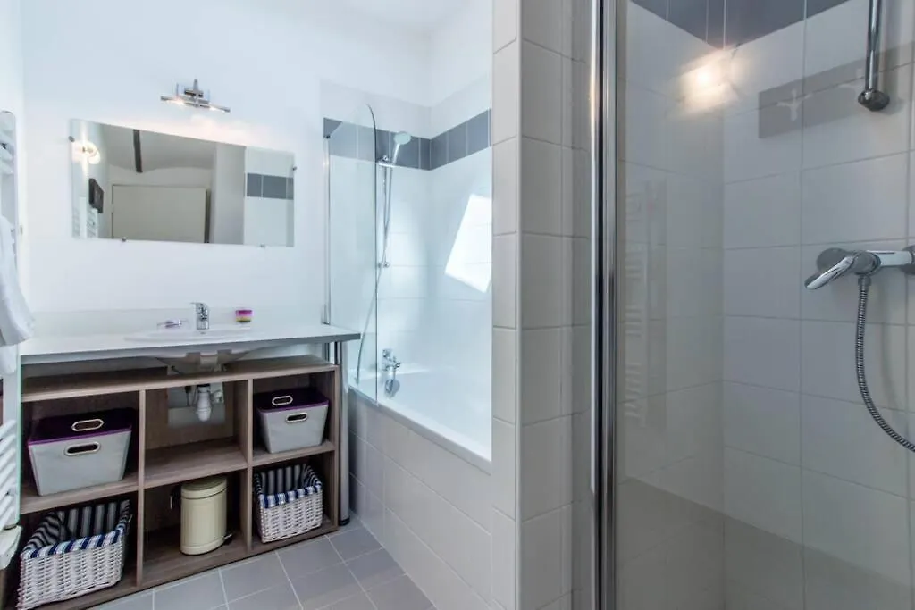 Appartement Haussmannien Type Loft, Climatise - Vieux-Port-Le Panier, Marseille Apartment