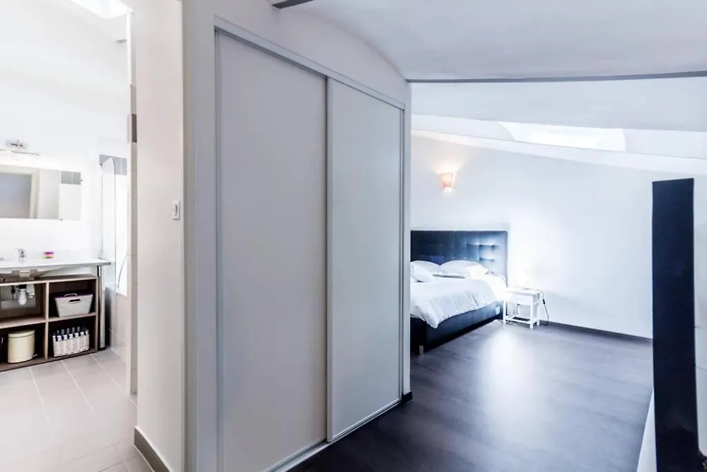 Appartement Haussmannien Type Loft, Climatise - Vieux-Port-Le Panier, Marseille Apartment