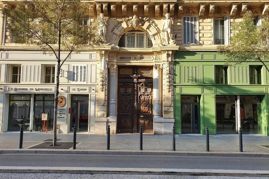 Appartement Haussmannien Type Loft, Climatise - Vieux-Port-Le Panier, Marseille France