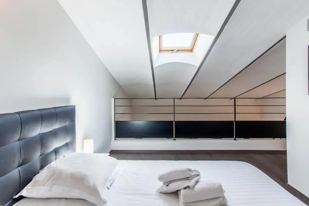Appartement Haussmannien Type Loft, Climatise - Vieux-Port-Le Panier, Marseille France