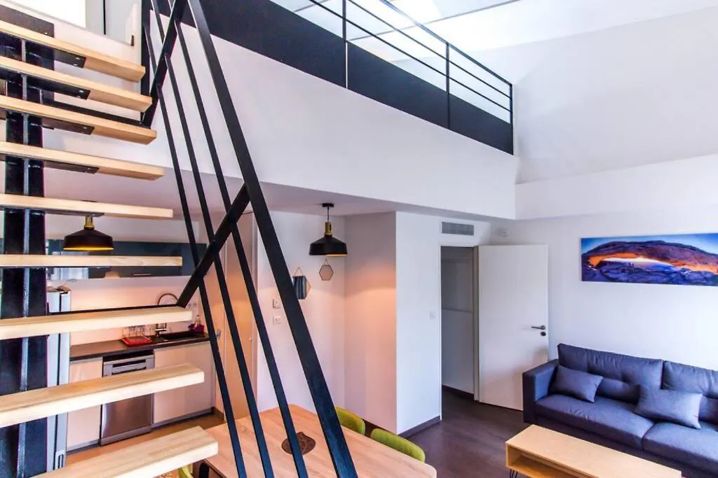 Appartement Haussmannien Type Loft, Climatise - Vieux-Port-Le Panier, Marseille 0*,  France